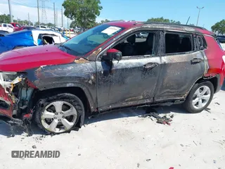 2019 Jeep Compass Latitude with VIN 3C4NJCBB9KT743488, listed as a IAAI auction lot 42482099 with 114,190 mi miles and . Bid and sale history available at DreamBid. Image 6.