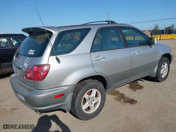 2000 Lexus RX 300 with VIN JT6HF10UXY0157466, listed as a IAAI auction lot 41990016 with 203,384 mi miles. Bid and sale history available at carsss.com. Image 4.