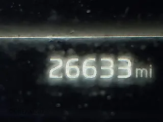 2023 Kia K5 GT-Line z VIN 5XXG64J22PG224836, wystawiony jako IAAI lot #41743997 z przebiegiem 26 633 mil mil oraz . Historia ofert i sprzedaży dostępna na DreamBid. Obrazek 16.