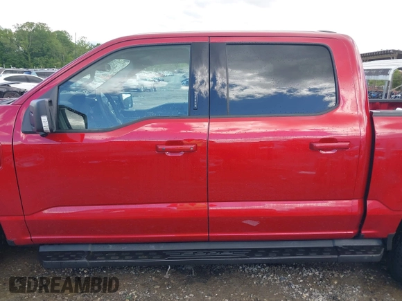 2024 Ford F-150 Lightning Flash z VIN 1FT6W3L7XRWG02773, wystawiony jako IAAI lot #42266067 z przebiegiem 7 256 mil mil oraz . Historia ofert i sprzedaży dostępna na DreamBid. Obrazek 15.