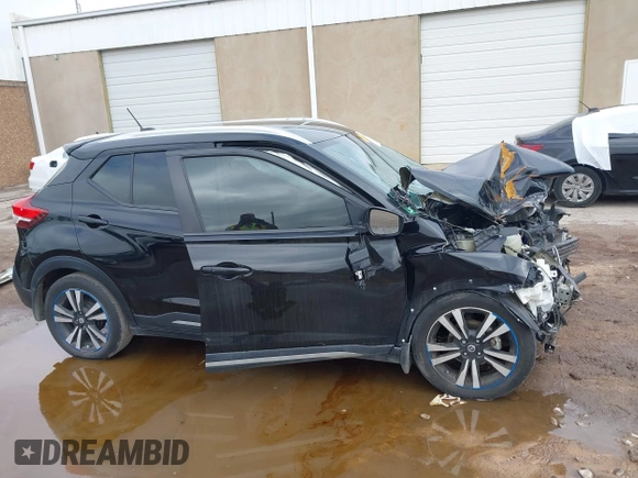 2019 Nissan Kicks SV z VIN 3N1CP5CU1KL526103, wystawiony jako IAAI lot #40405698 z przebiegiem 76 009 mil mil oraz . Historia ofert i sprzedaży dostępna na DreamBid. Obrazek 14.