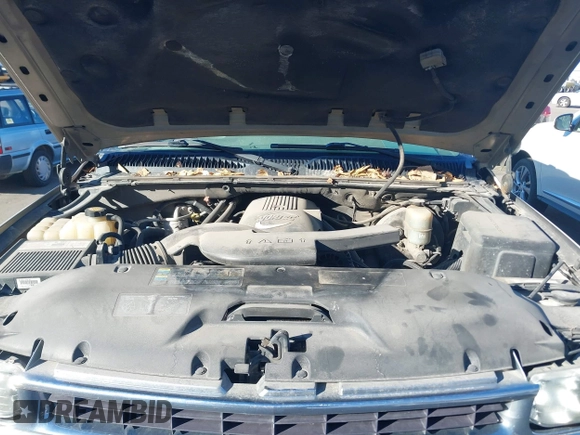 2002 Chevrolet Tahoe Z71 with VIN 1GNEK13Z32R125421, listed as a IAAI auction lot 41859011 with 216,021 mi miles. Bid and sale history available at carsss.com. Image 10.