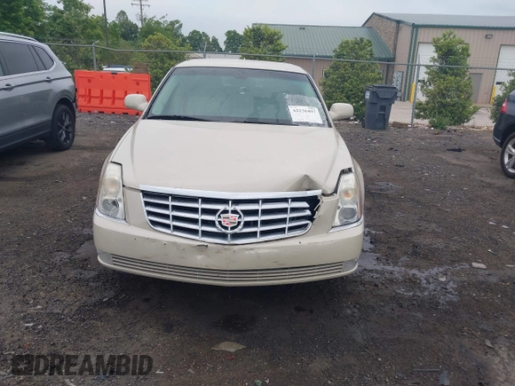 2011 Cadillac DTS z VIN 1G6KA5E65BU139507, wystawiony jako IAAI lot #42236497 z przebiegiem 118 332 mil mil oraz . Historia ofert i sprzedaży dostępna na DreamBid. Obrazek 13.