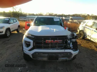 2023 GMC Canyon 4WD AT4 with VIN 1GTP6DEK0P1260420, listed as a IAAI auction lot 41864560 with 1 mi miles. Bid and sale history available at carsss.com. Image 12.