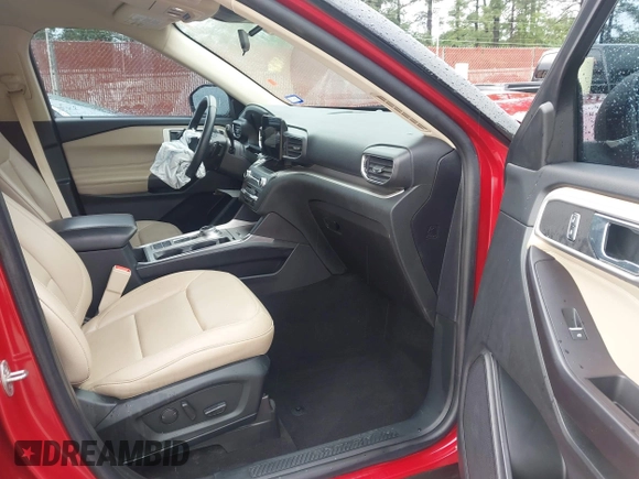 2020 Ford Explorer XLT with VIN 1FMSK7DH0LGA38895, listed as a IAAI auction lot 42159484 with 42,820 mi miles and . Bid and sale history available at DreamBid. Image 5.