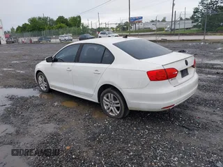 2011 Volkswagen Jetta TDI with VIN 3VWLL7AJ2BM110906, listed as a IAAI auction lot 42361314 with 152,715 mi miles and . Bid and sale history available at DreamBid. Image 3.