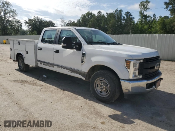 2019 Ford F-250 XL with VIN 1FD7W2A67KEF85513, listed as a Copart auction lot 59395015 with 117,821 mi miles and Salvage title. Bid and sale history available at DreamBid. Image 4.