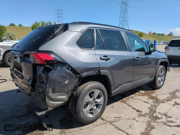 2022 Toyota RAV4 XLE with VIN 2T3P1RFV6NC280031, listed as a Copart auction lot 61268205 with 8,348 mi miles and Salvage title. Bid and sale history available at DreamBid. Image 3.
