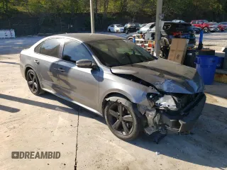 2014 Volkswagen Passat SE z VIN 1VWBP7A35EC004425, wystawiony jako Copart lot #75839254 z przebiegiem 185 176 mil mil oraz Szkoda całkowita • Salvage title. Historia ofert i sprzedaży dostępna na DreamBid. Obrazek 4.