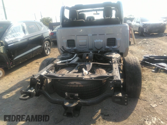 2022 Jeep Gladiator Willys with VIN 1C6HJTAG0NL131004, listed as a IAAI auction lot 40307060 with Not provided miles and . Bid and sale history available at DreamBid. Image 17.