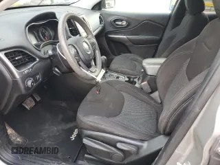 2019 Jeep Cherokee Latitude z VIN 1C4PJLCB5KD242546, wystawiony jako Copart lot #51445625 z przebiegiem 140 256 mil mil oraz Szkoda całkowita • Salvage title. Historia ofert i sprzedaży dostępna na DreamBid. Obrazek 7.