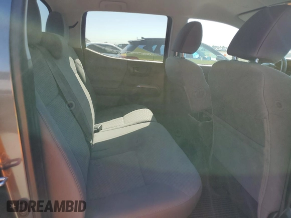 2021 Toyota Tacoma SR5 z VIN 3TMBZ5DN5MM029840, wystawiony jako Copart lot #56366645 z przebiegiem 21 873 mil mil oraz Szkoda całkowita • Salvage title. Historia ofert i sprzedaży dostępna na DreamBid. Obrazek 10.
