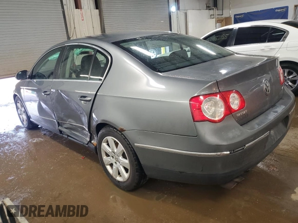 2008 Volkswagen Passat Turbo z VIN WVWJK73C08P045746, wystawiony jako Copart lot #52714265 z przebiegiem 202 420 mil mil oraz Szkoda całkowita • Salvage title. Historia ofert i sprzedaży dostępna na DreamBid. Obrazek 2.