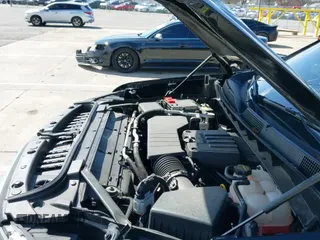 2024 Chevrolet Silverado 1500 LT z VIN 1GCPDKEKXRZ399338, wystawiony jako IAAI lot #41978032 z przebiegiem 9 642 mil mil oraz . Historia ofert i sprzedaży dostępna na DreamBid. Obrazek 22.