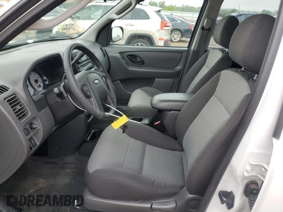 2003 Ford Escape XLS Popular with VIN 1FMYU02183KE05685, listed as a Copart auction lot 53904835 with 98,807 mi miles and Salvage title. Bid and sale history available at DreamBid. Image 7.