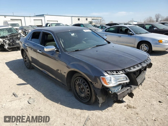 2013 Chrysler 300 C z VIN 2C3CCAET6DH577876, wystawiony jako Copart lot #48951965 z przebiegiem 95 622 mil mil oraz Szkoda całkowita • Salvage title. Historia ofert i sprzedaży dostępna na DreamBid. Obrazek 4.