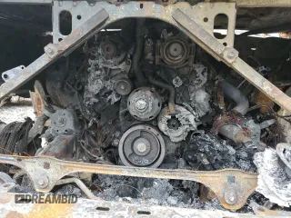 2015 GMC Sierra 3500HD Denali z VIN 1GT424E85FF133280, wystawiony jako Copart lot #79125844 z przebiegiem Nie podano mil oraz Nie do naprawy • Non repairable. Historia ofert i sprzedaży dostępna na DreamBid. Obrazek 12.