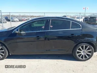 2018 Volvo S60 Inscription Platinum with VIN LYV402HM1JB156380, listed as a IAAI auction lot 41408529 with 106,933 mi miles. Bid and sale history available at carsss.com. Image 13.