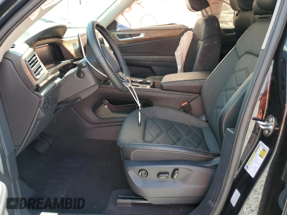 2025 Volkswagen Atlas SE with VIN 1V2WR2CA7SC500575, listed as a Copart auction lot 56872915 with 10,739 mi miles and Salvage title. Bid and sale history available at DreamBid. Image 7.