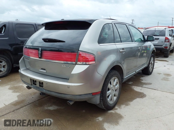2008 Lincoln MKX with VIN 2LMDU68C58BJ11726, listed as a IAAI auction lot 42146388 with 146,293 mi miles. Bid and sale history available at carsss.com. Image 4.