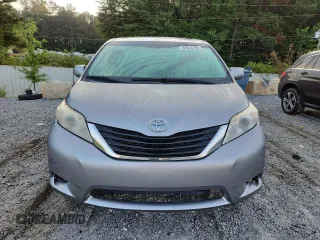 2011 Toyota Sienna LE AAS z VIN 5TDKK3DC1BS013087, wystawiony jako Copart lot #61815185 z przebiegiem 148 554 mil mil oraz Czysty tytuł • Clean title. Historia ofert i sprzedaży dostępna na DreamBid. Obrazek 5.