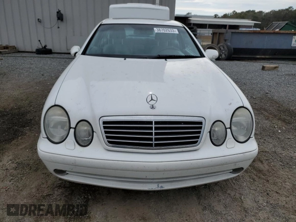 2001 Mercedes-Benz CLK 320/430 z VIN WDBLJ70GX1F185252, wystawiony jako Copart lot #38702633 z przebiegiem 117 864 mil mil oraz Szkoda całkowita • Salvage title. Historia ofert i sprzedaży dostępna na DreamBid. Obrazek 5.