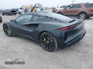 2024 Lotus Emira First Edition z VIN SCCLEKAXXRHA12761, wystawiony jako IAAI lot #41493599 z przebiegiem 10 949 mil mil oraz . Historia ofert i sprzedaży dostępna na DreamBid. Obrazek 3.
