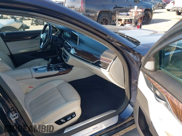 2018 BMW 7 Series ALPINA B7 xDrive with VIN WBA7F2C59JG424704, listed as a IAAI auction lot 42070608 with 56,690 mi miles and . Bid and sale history available at carsss.com. Image 5.
