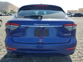 2022 Maserati Levante GT with VIN ZN661XUA0NX407235, listed as a Copart auction lot 60678025 with 16,498 mi miles and Clean title. Bid and sale history available at DreamBid. Image 6.