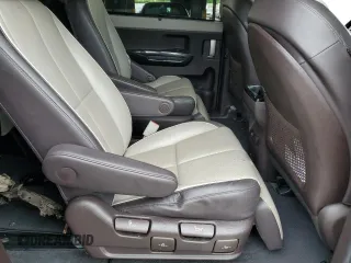 2017 Kia Sedona SX-L with VIN KNDME5C14H6279899, listed as a Copart auction lot 60642874 with 102,658 mi miles and Salvage Title. Bid and sale history available at carsss.com. Image 11.
