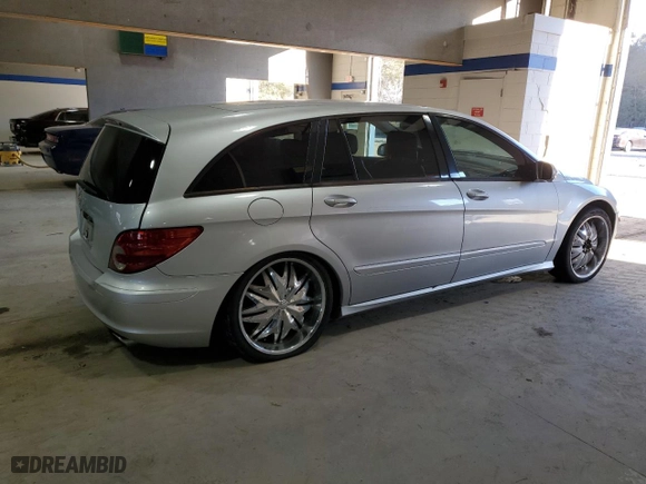 2006 Mercedes-Benz R-Class 3.5L with VIN 4JGCB65EX6A008720, listed as a Copart auction lot 80920674 with 203,137 mi miles and Clean Title. Bid and sale history available at carsss.com. Image 3.