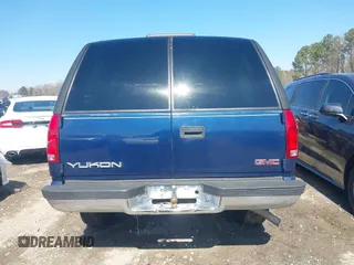 1999 GMC Yukon with VIN 1GKEK13R2XJ708582, listed as a IAAI auction lot 41698586 with 252,630 mi miles. Bid and sale history available at carsss.com. Image 16.