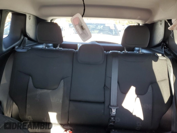 2017 Jeep Renegade Latitude z VIN ZACCJBBB7HPE44129, wystawiony jako Copart lot #87890925 z przebiegiem 73 674 mil mil oraz Szkoda całkowita • Salvage title. Historia ofert i sprzedaży dostępna na DreamBid. Obrazek 10.