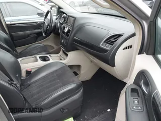 2014 Chrysler Town & Country Touring-L 30th Anniversary with VIN 2C4RC1CG6ER407816, listed as a IAAI auction lot 41689312 with 196,862 mi miles. Bid and sale history available at carsss.com. Image 5.