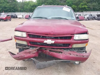 2005 Chevrolet Tahoe Z71 z VIN 1GNEK13T15R215991, wystawiony jako IAAI lot #42189636 z przebiegiem 274 201 mil mil oraz . Historia ofert i sprzedaży dostępna na DreamBid. Obrazek 6.