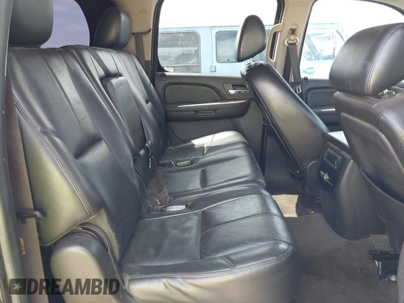 2007 Chevrolet Suburban LT with VIN 3GNGK26K07G156663, listed as a IAAI auction lot 42090632 with 278,818 mi miles and . Bid and sale history available at DreamBid. Image 8.