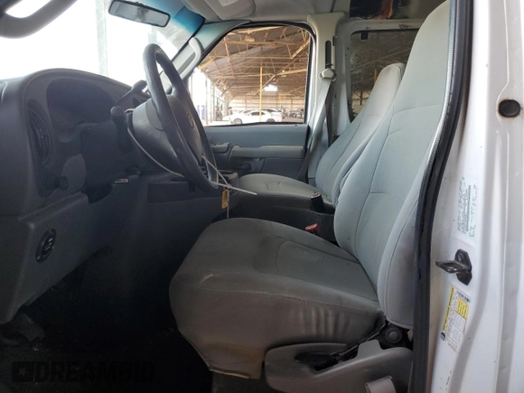 2008 Ford Econoline Passenger XL z VIN 1FBSS31L98DB42627, wystawiony jako Copart lot #63192154 z przebiegiem 111 494 mil mil oraz Szkoda całkowita • Salvage title. Historia ofert i sprzedaży dostępna na DreamBid. Obrazek 7.