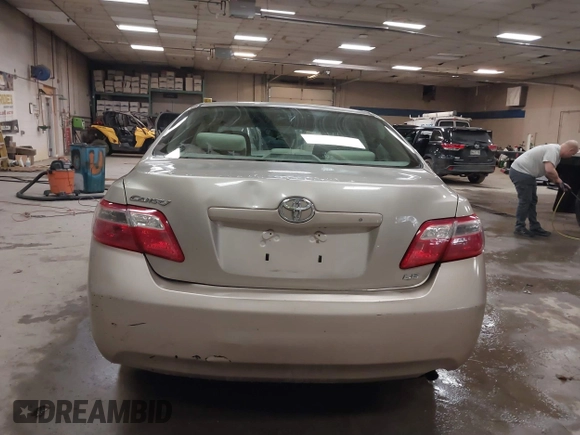2007 Toyota Camry CE with VIN 4T1BE46K67U182991, listed as a IAAI auction lot 41794328 with 138,354 mi miles. Bid and sale history available at carsss.com. Image 17.