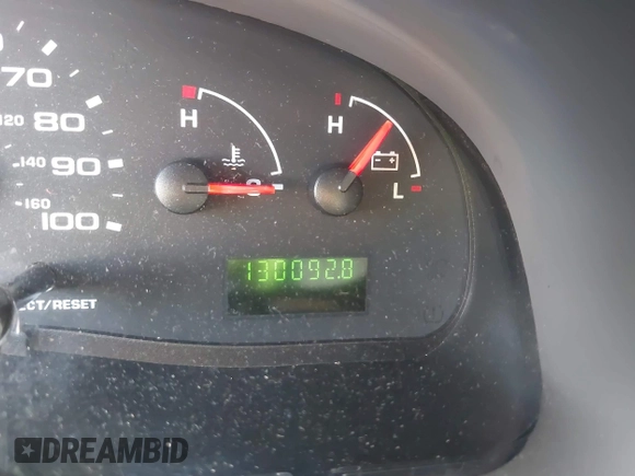 2008 Ford Econoline Passenger XL with VIN 1FBNE31LX8DA80014, listed as a IAAI auction lot 42183949 with 130,092 mi miles and . Bid and sale history available at DreamBid. Image 15.