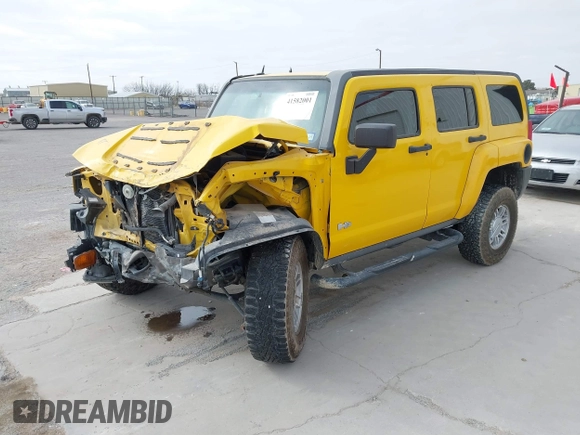 2006 Hummer H3 with VIN 5GTDN136368324362, listed as a IAAI auction lot 41582001 with 111,146 mi miles. Bid and sale history available at carsss.com. Image 2.