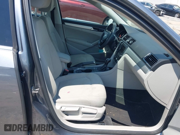 2016 Volkswagen Passat S с VIN 1VWAS7A3XGC008984, выставлен на аукционе IAAI как лот 42578188 с пробегом 167 585 миль миль и . История ставок и продаж доступна на DreamBid. Изображение 5.
