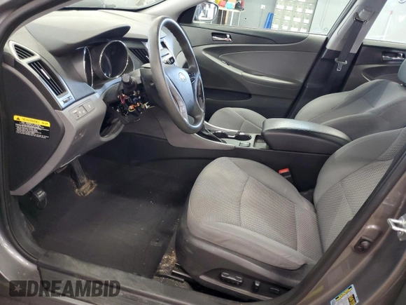 2013 Hyundai Sonata GLS z VIN 5NPEB4AC8DH659615, wystawiony jako Copart lot #55651985 z przebiegiem 81 532 mil mil oraz Szkoda całkowita • Salvage title. Historia ofert i sprzedaży dostępna na DreamBid. Obrazek 7.