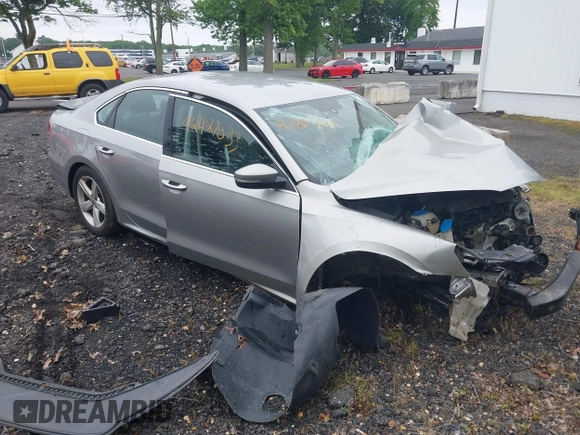 2013 Volkswagen Passat SE with VIN 1VWBP7A33DC041410, listed as a IAAI auction lot 42427033 with Not provided miles and . Bid and sale history available at DreamBid. Image 1.