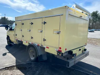 2019 Ford Econoline Commercial with VIN 1FDXE4FS9KDC57732, listed as a Copart auction lot 53401695 with 98,255 mi miles and Clean Title. Bid and sale history available at carsss.com. Image 3.