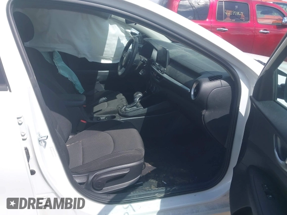 2021 Kia Forte LXS с VIN 3KPF24ADXME362489, выставлен на аукционе IAAI как лот 42392109 с пробегом 14 471 миль миль и . История ставок и продаж доступна на DreamBid. Изображение 5.