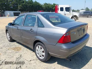 2007 Ford Focus S с VIN 1FAFP34N07W294736, выставлен на аукционе IAAI как лот 42571837 с пробегом 107 179 миль миль и . История ставок и продаж доступна на DreamBid. Изображение 3.