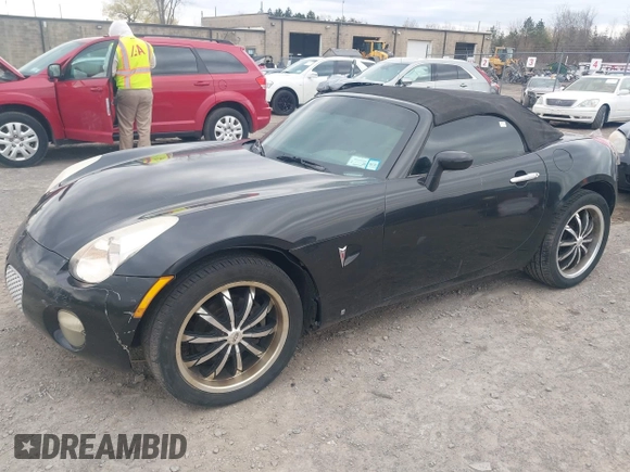 2007 Pontiac Solstice z VIN 1G2MB35B47Y119340, wystawiony jako IAAI lot #42087786 z przebiegiem 72 575 mil mil oraz . Historia ofert i sprzedaży dostępna na DreamBid. Obrazek 2.