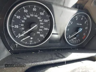 2015 BMW X1 sDrive28i z VIN WBAVM1C50FVZ94553, wystawiony jako IAAI lot #41321995 z przebiegiem Nie podano mil oraz . Historia ofert i sprzedaży dostępna na DreamBid. Obrazek 16.