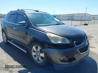 2012 Chevrolet Traverse LTZ z VIN 1GNKRLED9CJ373782, wystawiony jako IAAI lot #42169561 z przebiegiem 174 323 mil mil oraz . Historia ofert i sprzedaży dostępna na DreamBid. Obrazek 1.