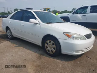 2004 Toyota Camry LE z VIN 4T1BE32K94U372232, wystawiony jako IAAI lot #42471450 z przebiegiem Nie podano mil oraz . Historia ofert i sprzedaży dostępna na DreamBid. Obrazek 1.